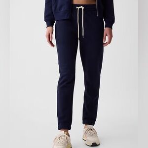NWOT GAP navy blue VintageSoft Classic Joggers size M
